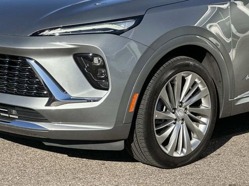 Used 2024 Buick Envision Avenir AWD/4WD image 7