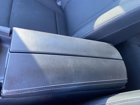 Used 2023 Nissan Rogue S image 39