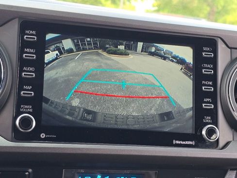 Used 2021 Toyota Tacoma TRD Off-Road image 15