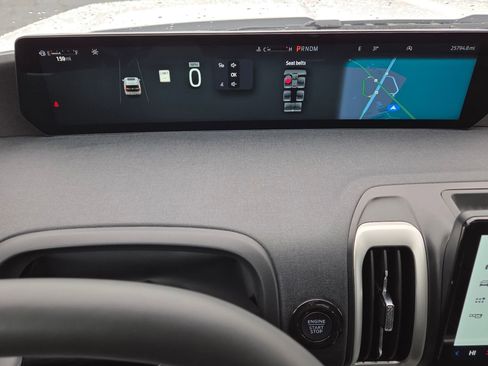 Used 2025 Ford Expedition Active image 27