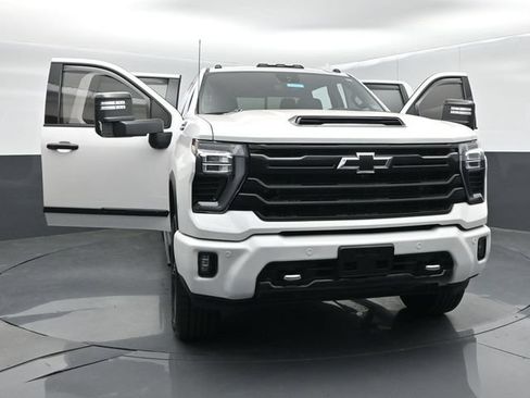 Used 2024 Chevrolet Silverado 3500 High Country w/ High Country Premium Package AWD/4WD image 63