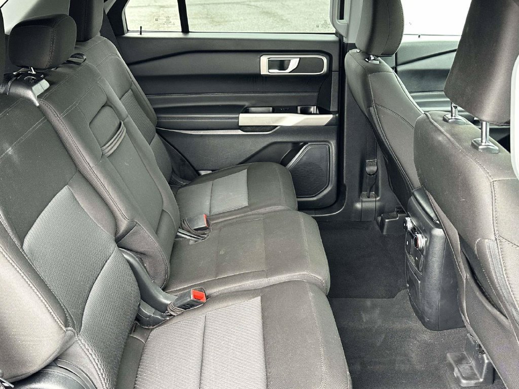 Certified 2023 Ford Explorer XLT RWD image 11