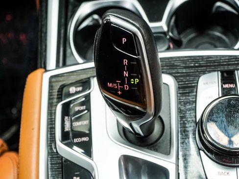 Used 2019 BMW 750i xDrive w/ Executive Package image 24