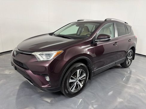 Used 2018 Toyota RAV4 XLE w/ Plus Extra Value Package AWD/4WD image 8