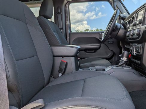 Used 2020 Jeep Wrangler Sport AWD/4WD image 21