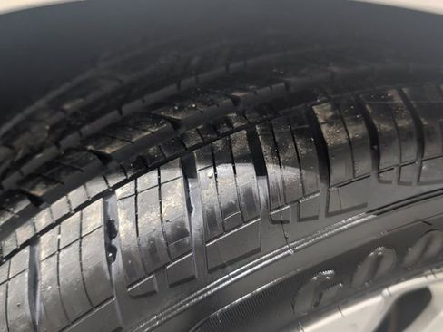 Used 2021 Chevrolet Malibu LT image 36