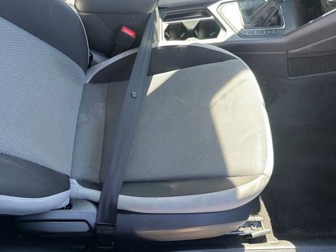 Used 2022 Volkswagen Taos S image 18