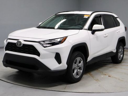 Used 2025 Toyota RAV4 XLE AWD/4WD image 8