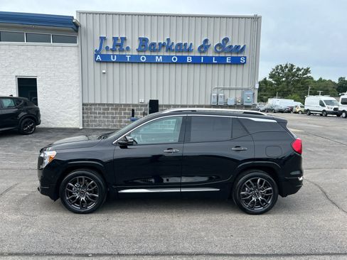 Used 2022 GMC Terrain Denali w/ Black Diamond Edition AWD/4WD image 4