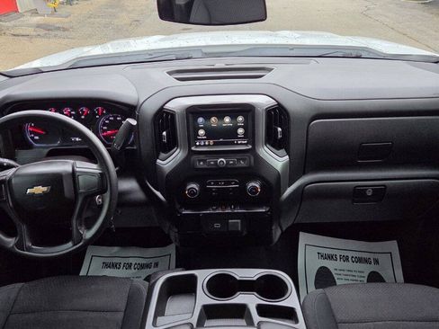 Used 2019 Chevrolet Silverado 1500 Custom w/ Custom Value Package AWD/4WD image 18