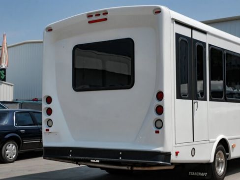 Used 2014 Ford E-350 and Econoline 350 Super Duty image 10