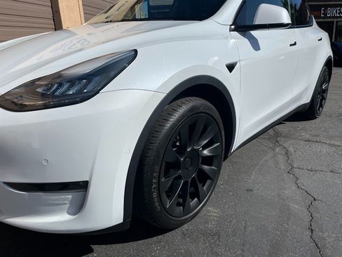 Used 2022 Tesla Model Y Long Range AWD/4WD image 22