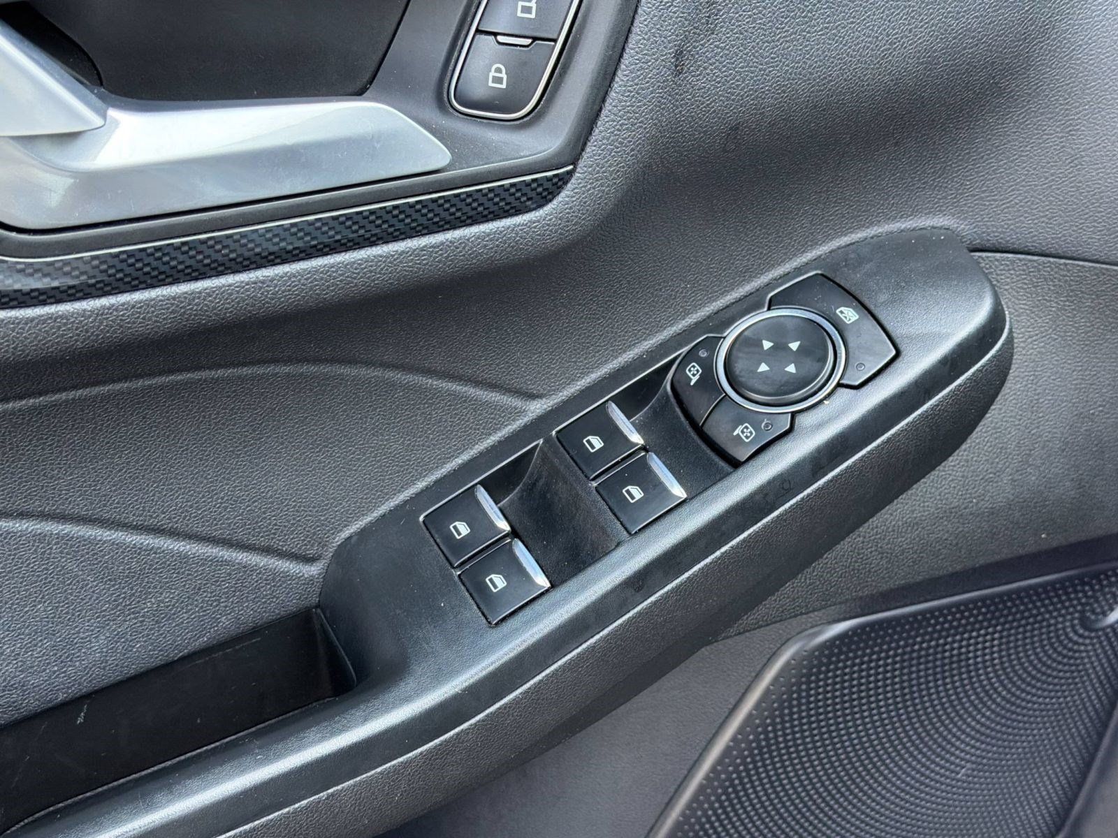 Used 2024 Ford Escape ST-Line w/ Cold Weather Package FWD image 26