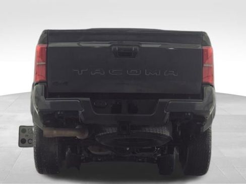 Used 2025 Toyota Tacoma TRD Off-Road image 16