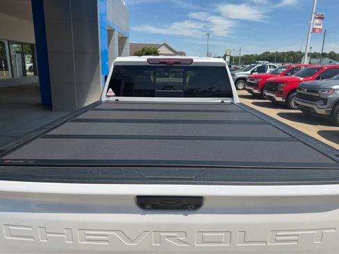 Used 2024 Chevrolet Silverado 2500 LTZ w/ LTZ Plus Package AWD/4WD image 6