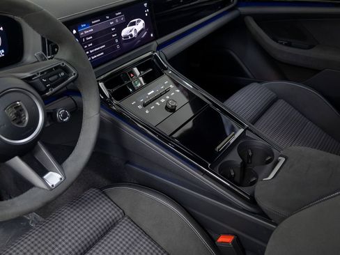 Certified 2025 Porsche Panamera Turbo S AWD/4WD image 16