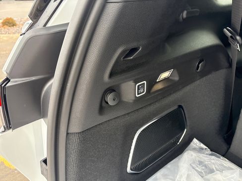 New 2026 Jeep Grand Cherokee L Summit w/ Advanced Protech Group IV image 22