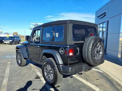 Used 2024 Jeep Wrangler Sport S image 3