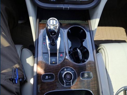 Used 2020 Bentley Bentayga AWD/4WD image 10