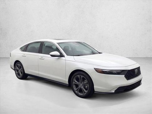 Used 2023 Honda Accord EX image 3