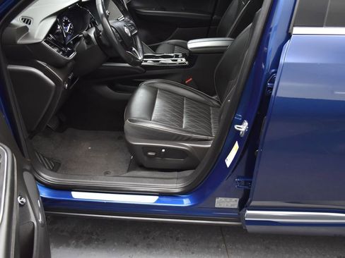 Used 2022 Buick Envision Avenir w/ Technology Package II FWD image 8