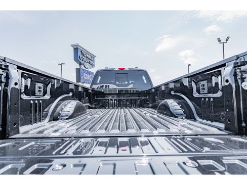 New 2025 Ford F250 Platinum AWD/4WD image 32
