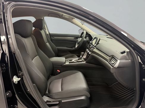 Used 2018 Honda Accord LX image 13