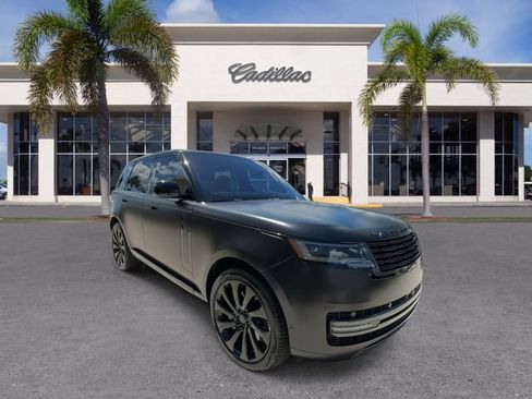 Used 2023 Land Rover Range Rover SE AWD/4WD image 2
