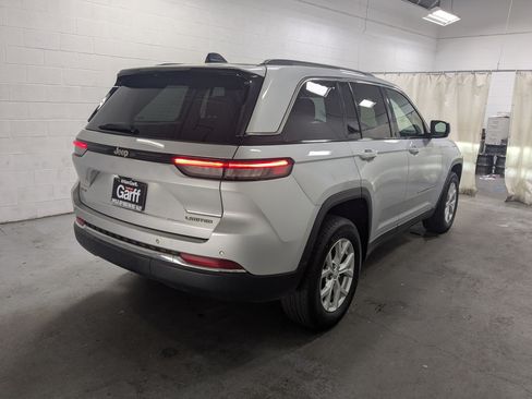 Used 2023 Jeep Grand Cherokee Limited AWD/4WD image 7