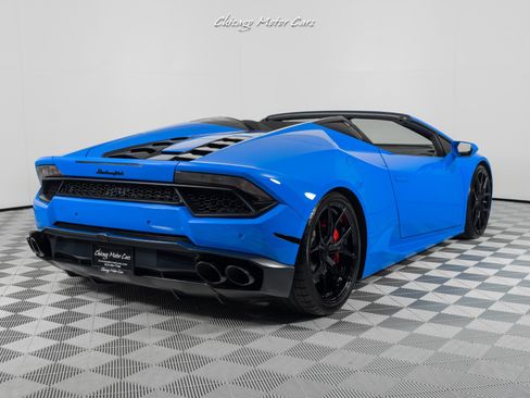 Used 2017 Lamborghini Huracan LP 580-2 RWD image 9