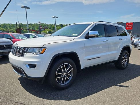 Used 2018 Jeep Grand Cherokee Limited AWD/4WD image 3