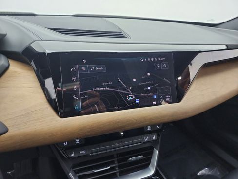 Used 2023 Audi e-tron GT Premium Plus image 13