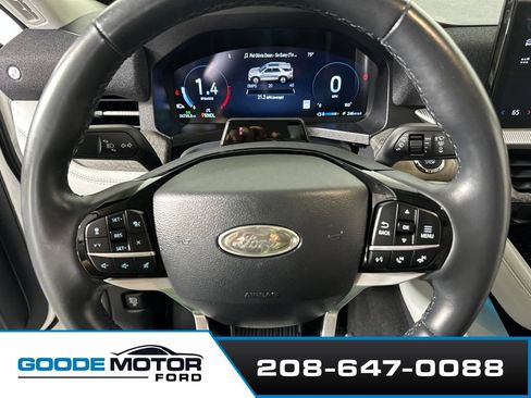 Used 2025 Ford Explorer Platinum w/ Ultimate Package AWD/4WD image 14