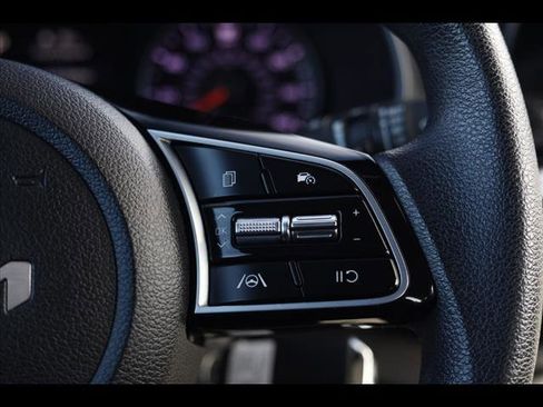 Used 2023 Kia Forte LXS w/ LXS Technology Package image 13