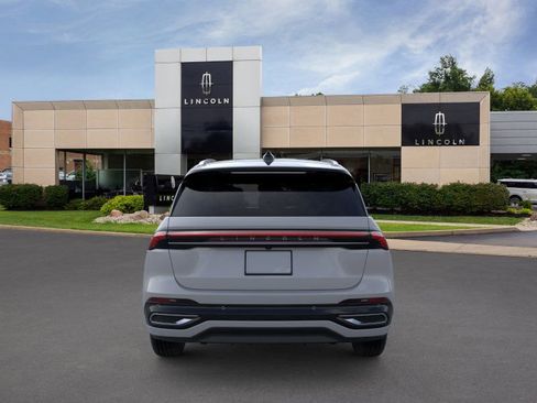 New 2026 Lincoln Nautilus Reserve image 6