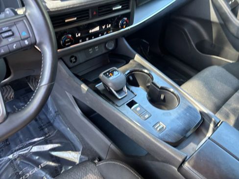 Used 2025 Nissan Rogue SV FWD image 43