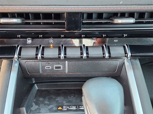 Used 2025 Chevrolet Colorado Z71 image 18