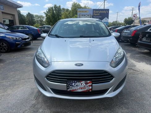 Used 2018 Ford Fiesta SE FWD image 3