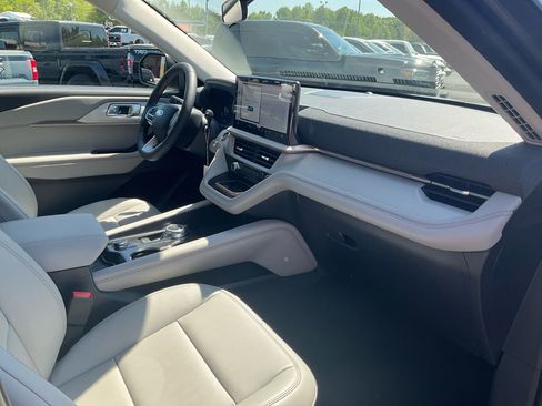 New 2026 Ford Explorer Active w/ Active Comfort Package RWD image 11