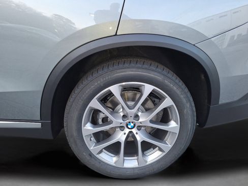 Used 2026 BMW X5 xDrive40i w/ Premium Package AWD/4WD image 32
