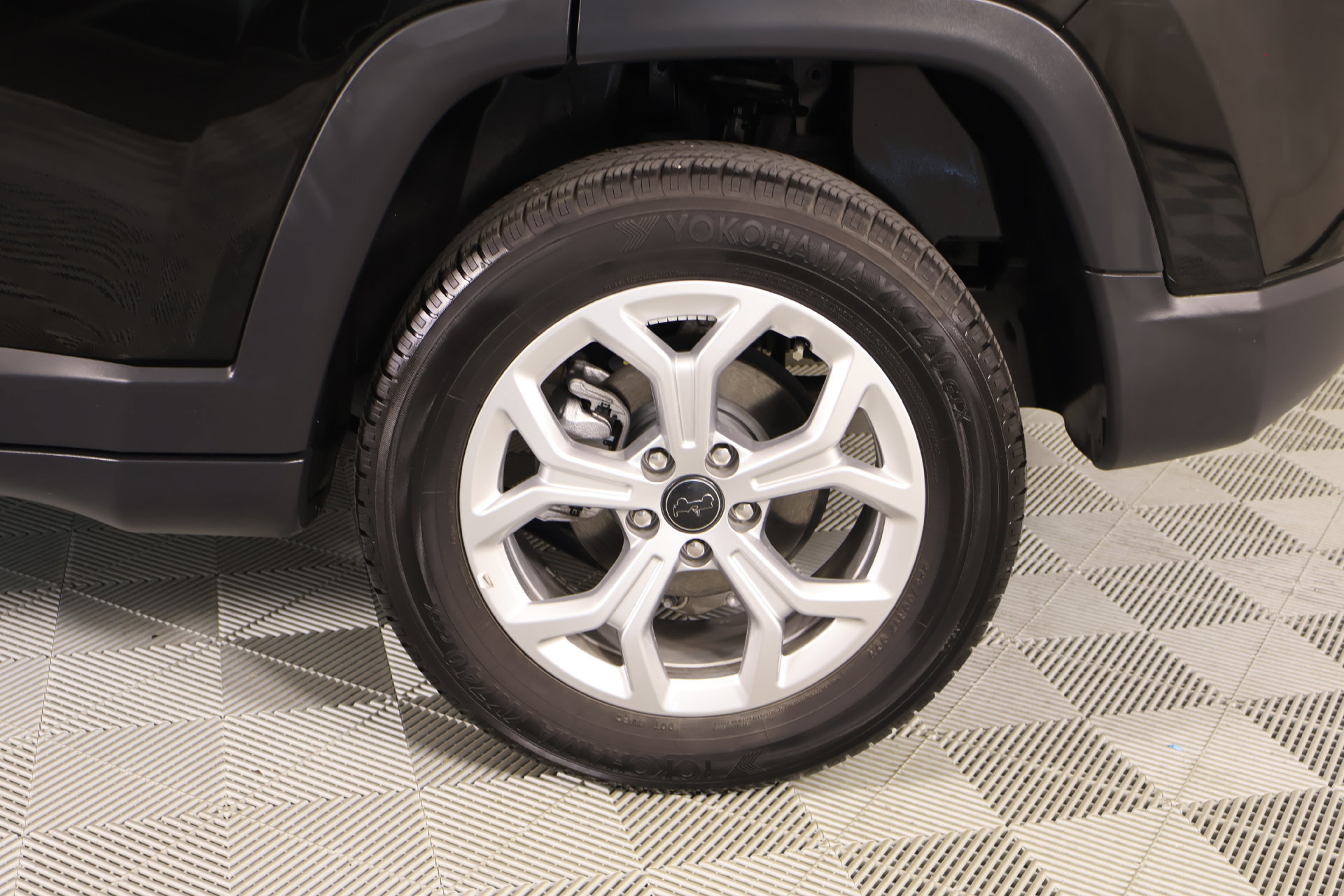 Used 2025 Jeep Compass Latitude AWD/4WD image 18