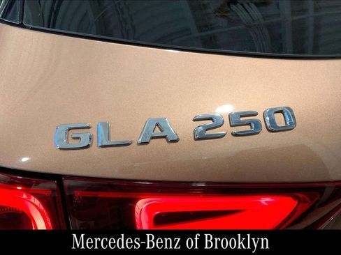 Used 2023 Mercedes-Benz GLA 250 4MATIC image 13