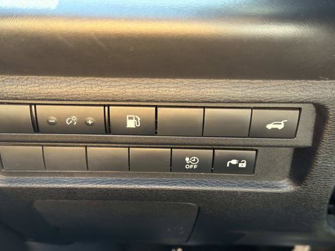 Used 2023 Mitsubishi Outlander SE AWD/4WD image 30