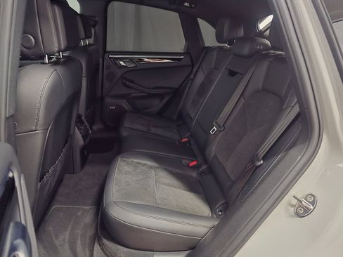 Used 2021 Porsche Macan AWD/4WD image 19