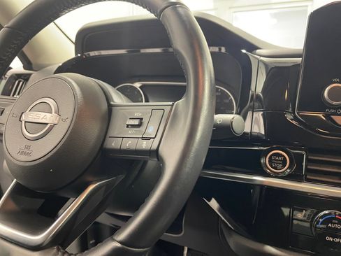 Used 2024 Nissan Pathfinder SV w/ SV Premium Package image 26