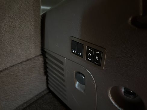 Used 2016 GMC Yukon Denali w/ Open Road Package image 24