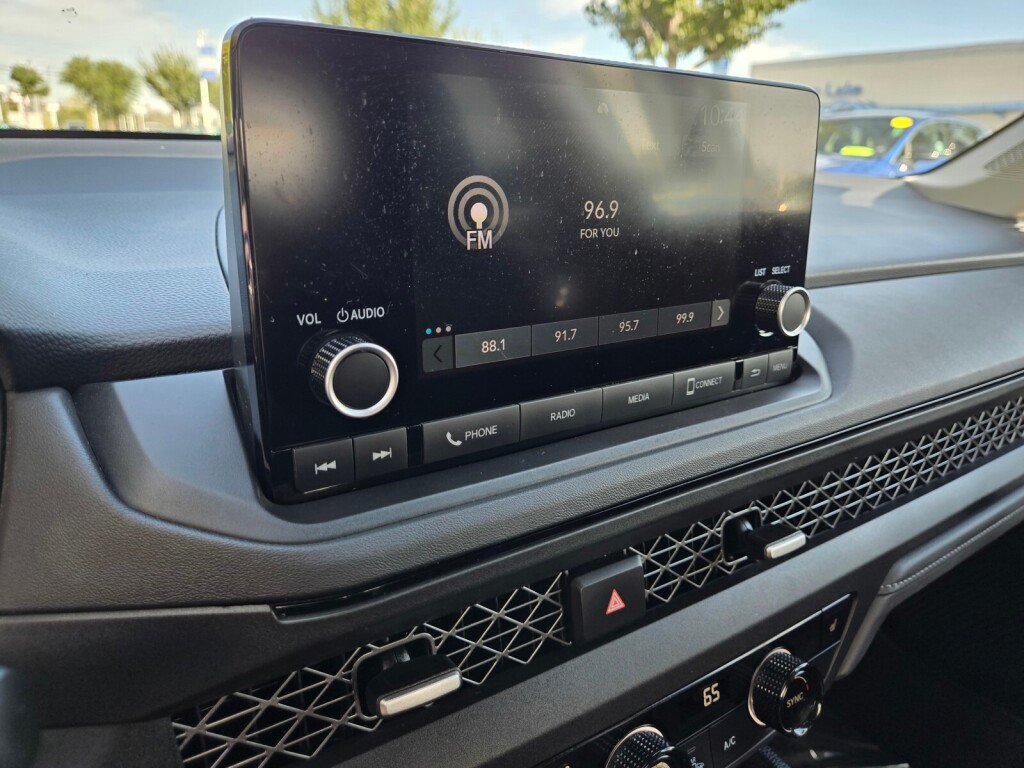 Certified 2025 Honda Accord SE image 17