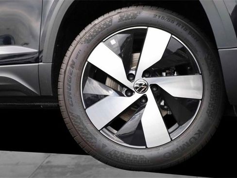 New 2025 Volkswagen Taos S image 3