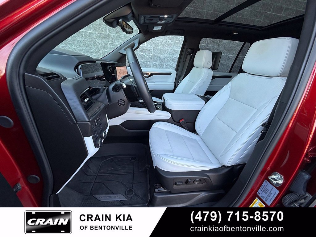 Used 2025 Chevrolet Suburban Premier AWD/4WD image 20