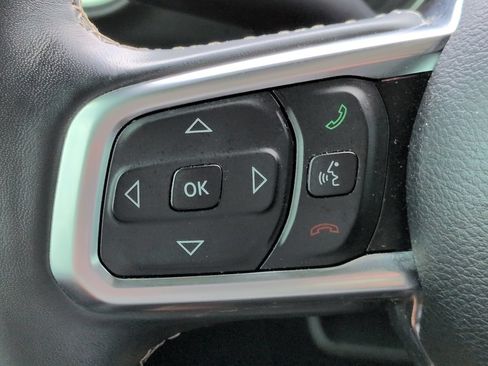 Used 2018 Jeep Wrangler Unlimited Sahara AWD/4WD image 25